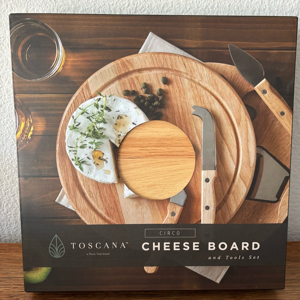 NWT  CHEESE BOARD & CHEESE TOOLS SET
